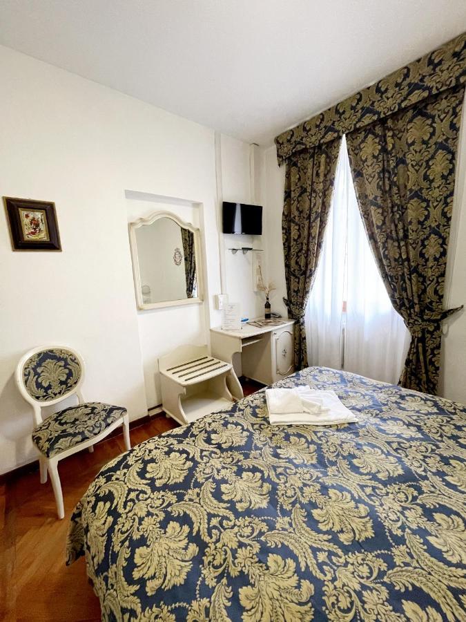 Hotel Terzo Crotto チェルノッビオ エクステリア 写真